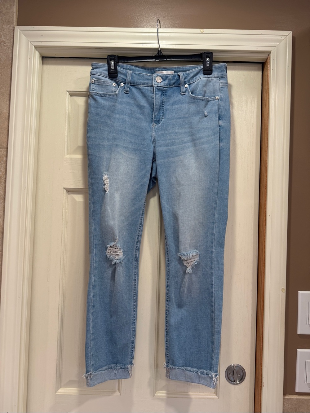 LC Lauren Conrad Light Blue Distressed Skinny Ankle Capri Jeans